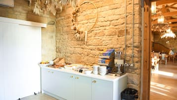Petit déjeuner, déjeuner et dßner servis sur place