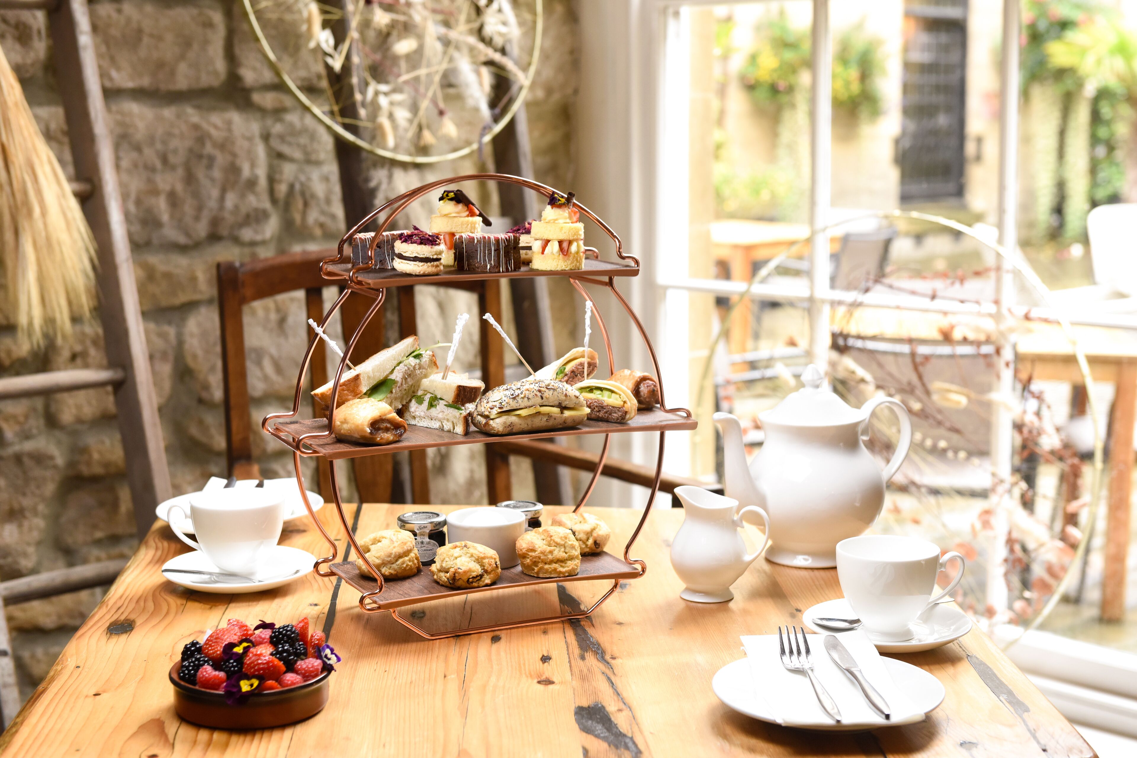 breakfast, lunch and dinner served