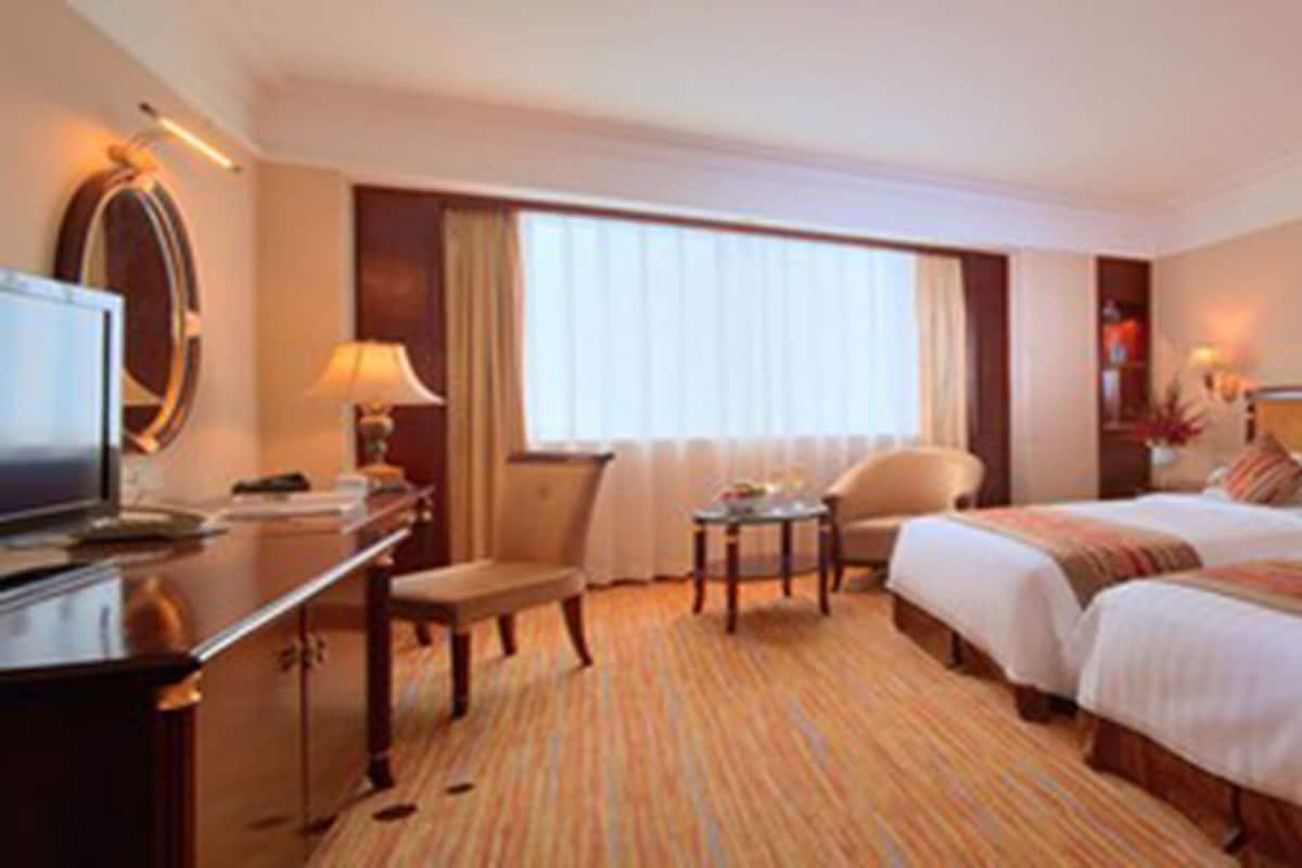 Superior Twin Room | Premium bedding, in-room safe, blackout curtains, soundproofing