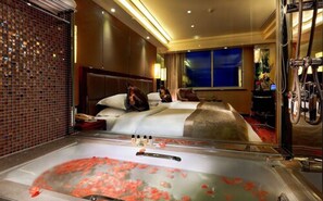 Phòng 2 giường đơn Deluxe | Bộ đồ giường cao cấp, két bảo mật tại phòng, màn/rèm cản sáng 