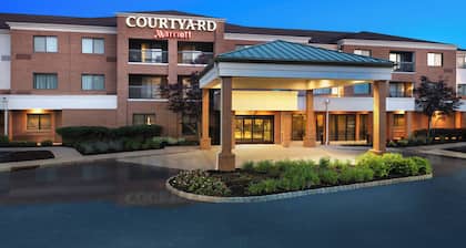 Courtyard by Marriott West Orange