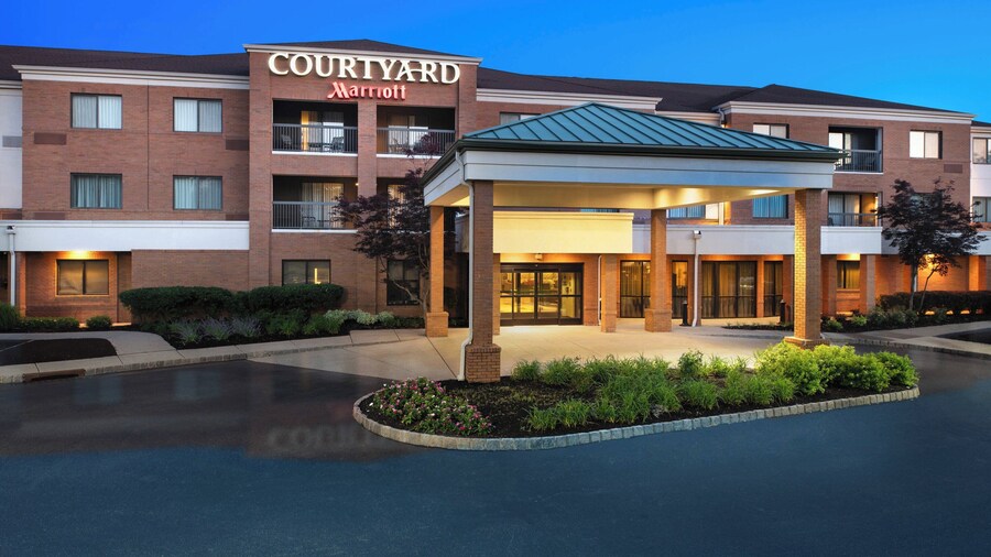 Courtyard by Marriott West Orange