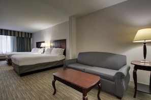 Premium bedding, desk, blackout curtains, iron/ironing board - Holiday Inn Express Hotel & Suites Middleboro Raynham by IHG (Middleborough)