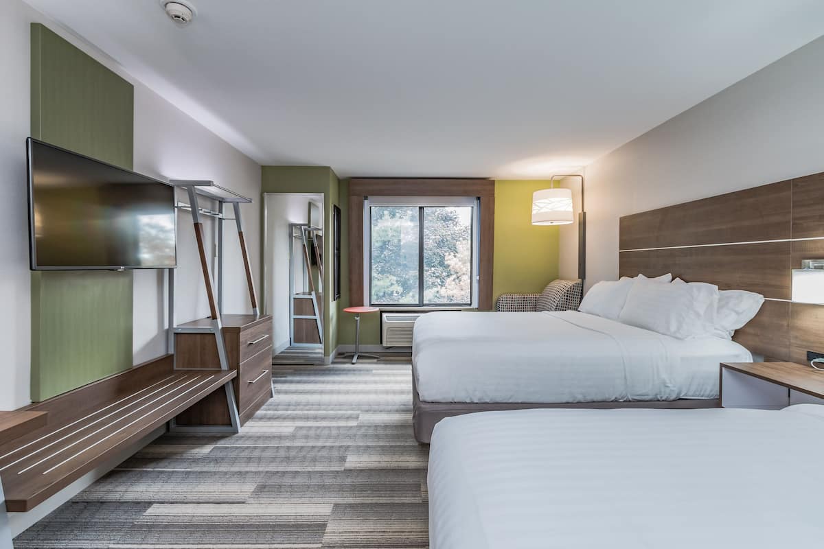 1 bedroom, hypo-allergenic bedding, in-room safe, desk