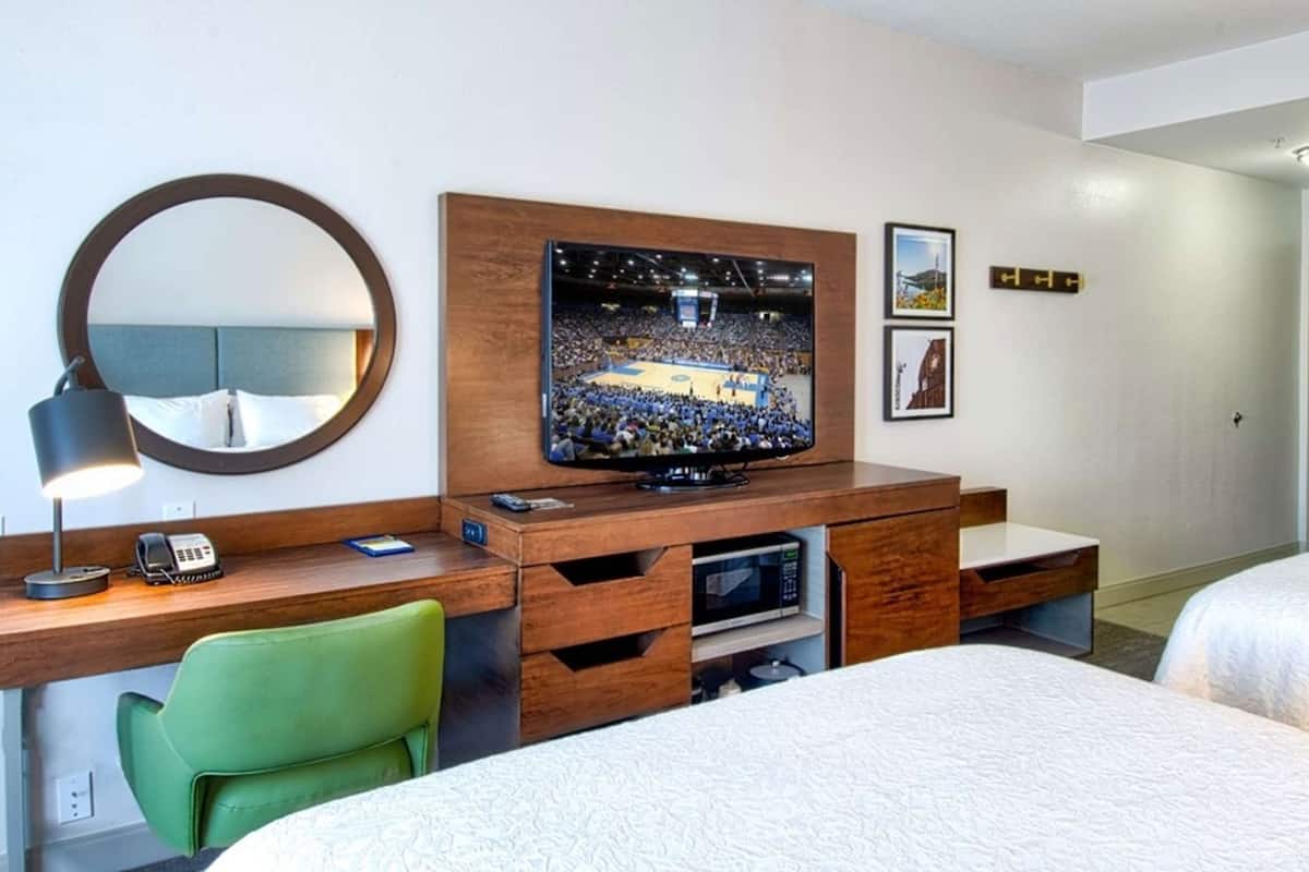 Premium bedding, pillowtop beds, minibar, in-room safe