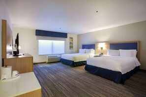 Room, 2 Queen Beds, Non Smoking | Iron/ironing board, free cribs/infant beds, rollaway beds, free WiFi - Hampton Inn & Suites Mountain Home (Mountain Home)