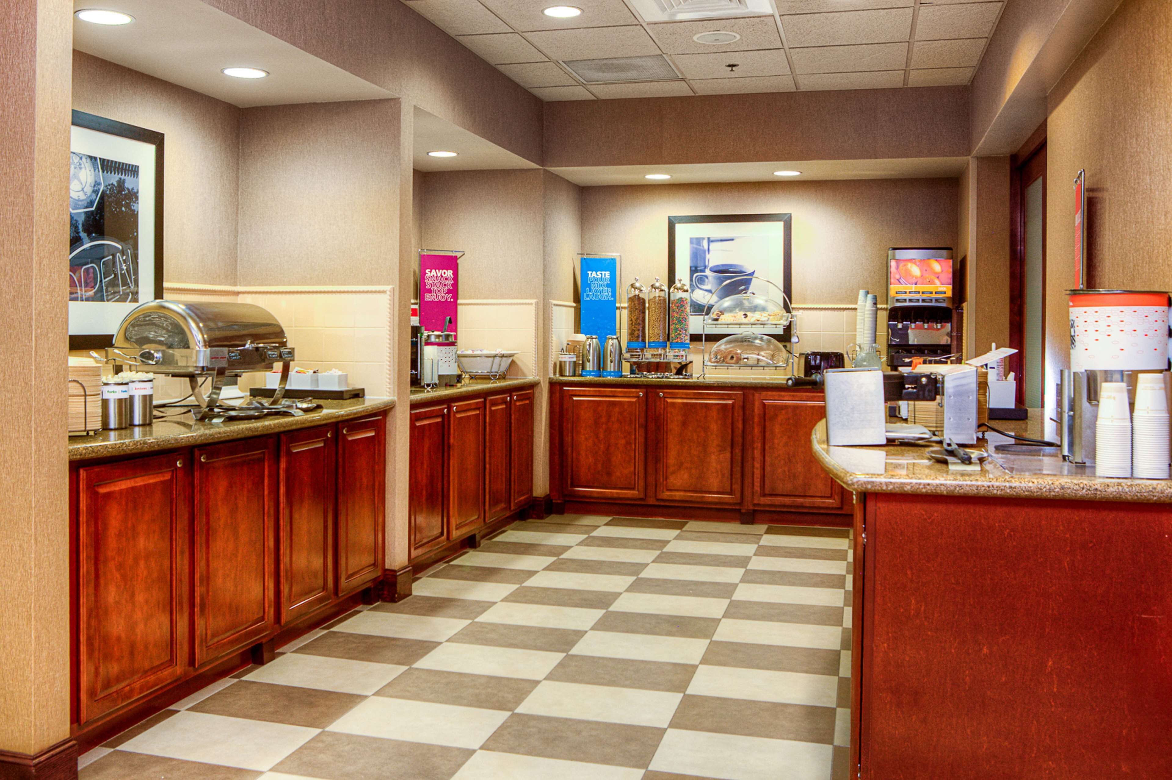 free daily continental breakfast
