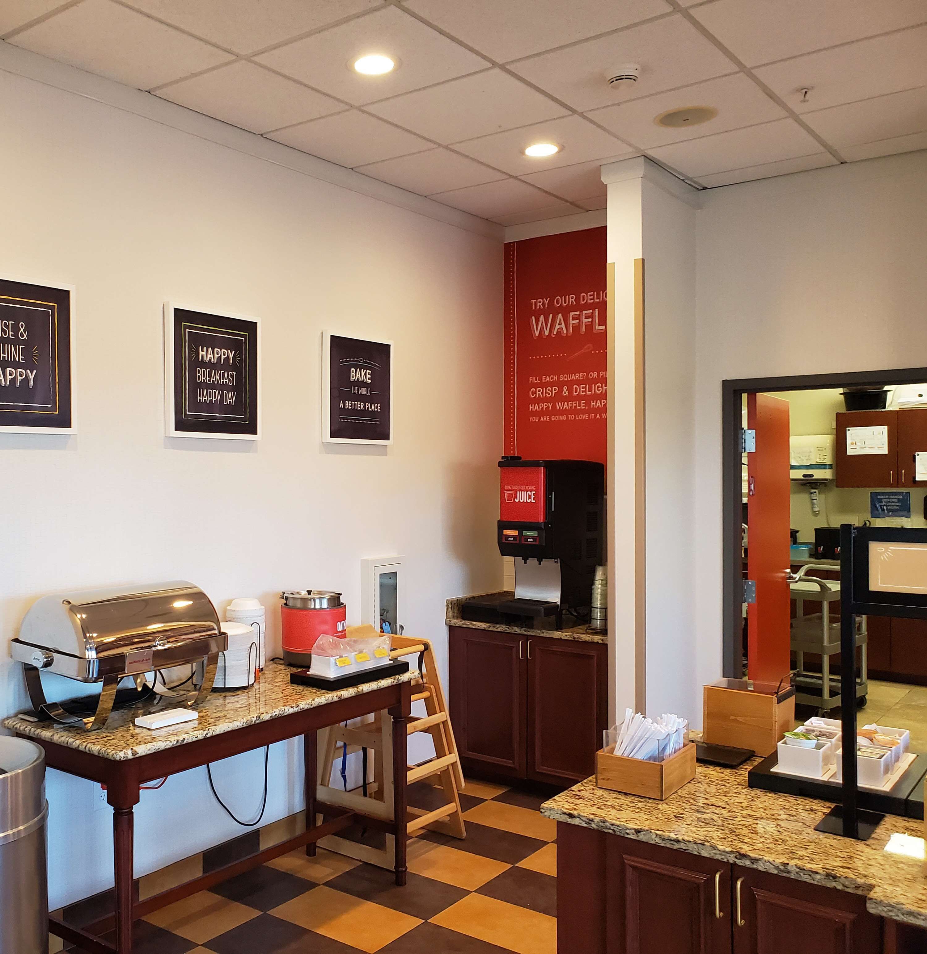 Esmorzar diari d'estil bufet gratuït 