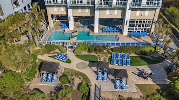 Indoor pool, seasonal outdoor pool, sun loungers