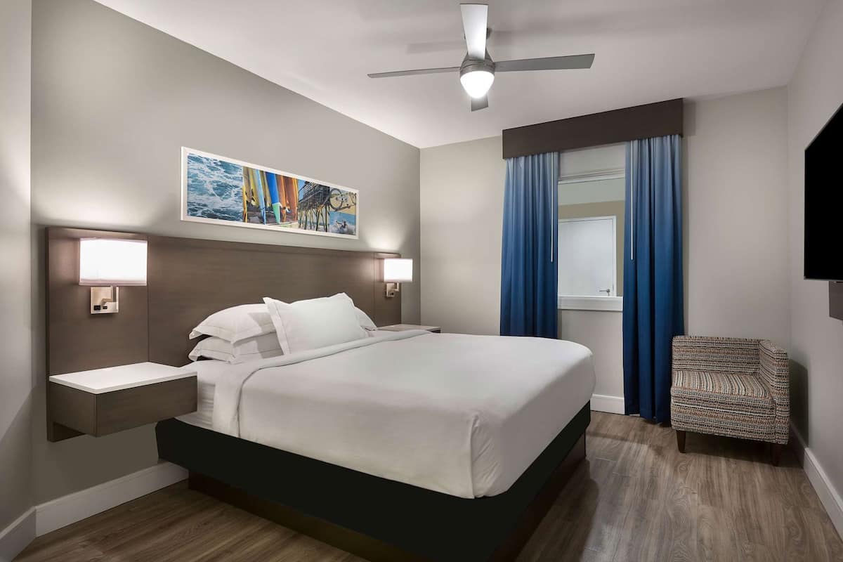1 bedroom, premium bedding, pillowtop beds, in-room safe