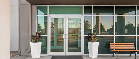 المنشأة من الخارج