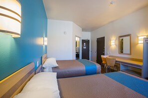 标准房, 2 张双人床, 无烟房 | 办公桌、免费 WiFi、床单