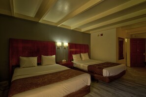 Escritorio, wifi gratis y ropa de cama