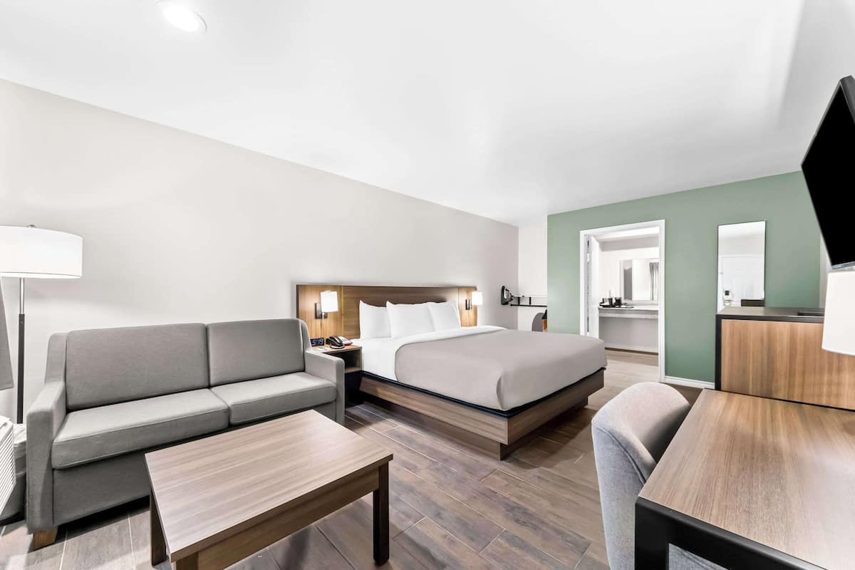 Blackout curtains, free WiFi, bed sheets, wheelchair access