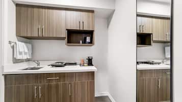 Cortinas opacas, wifi gratis, ropa de cama