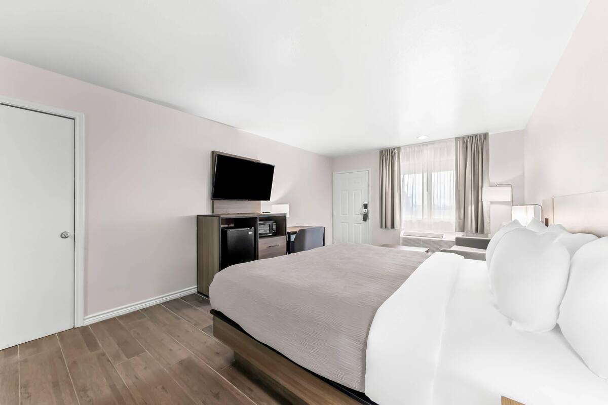 Blackout drapes, free WiFi, bed sheets, wheelchair access