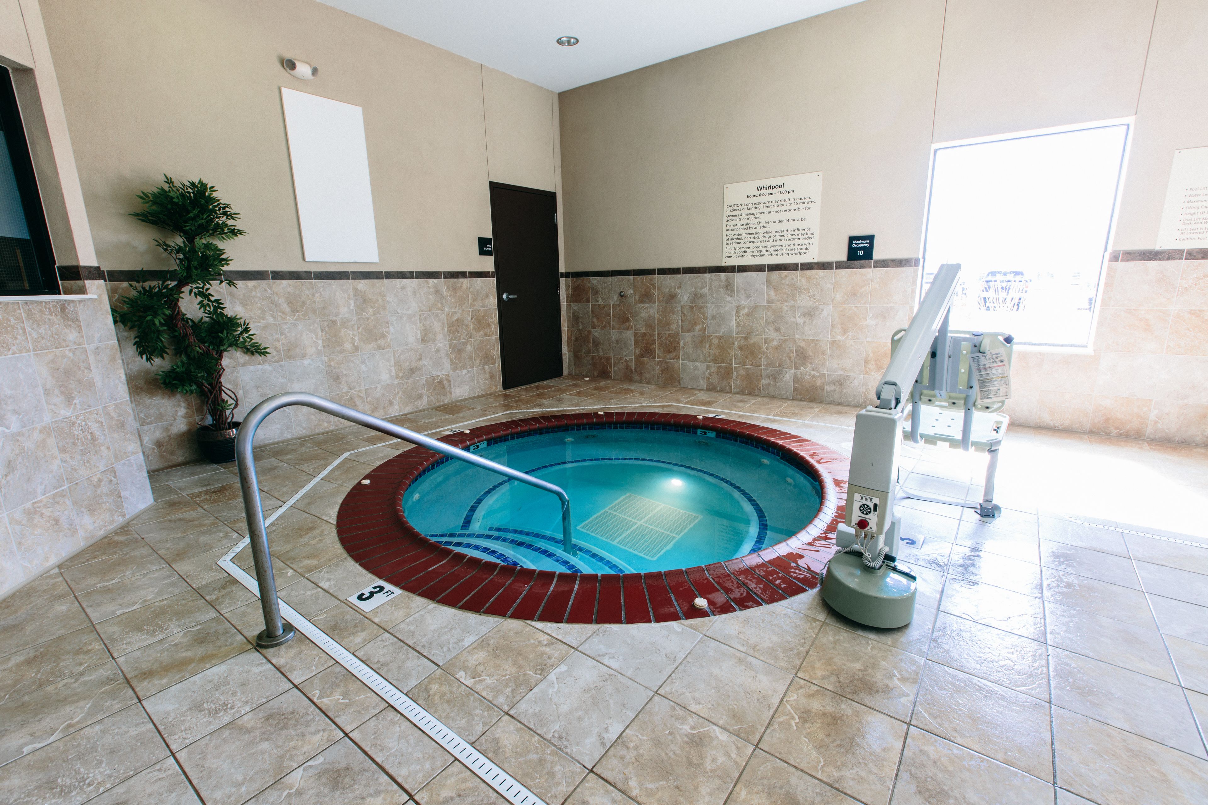 indoor spa tub
