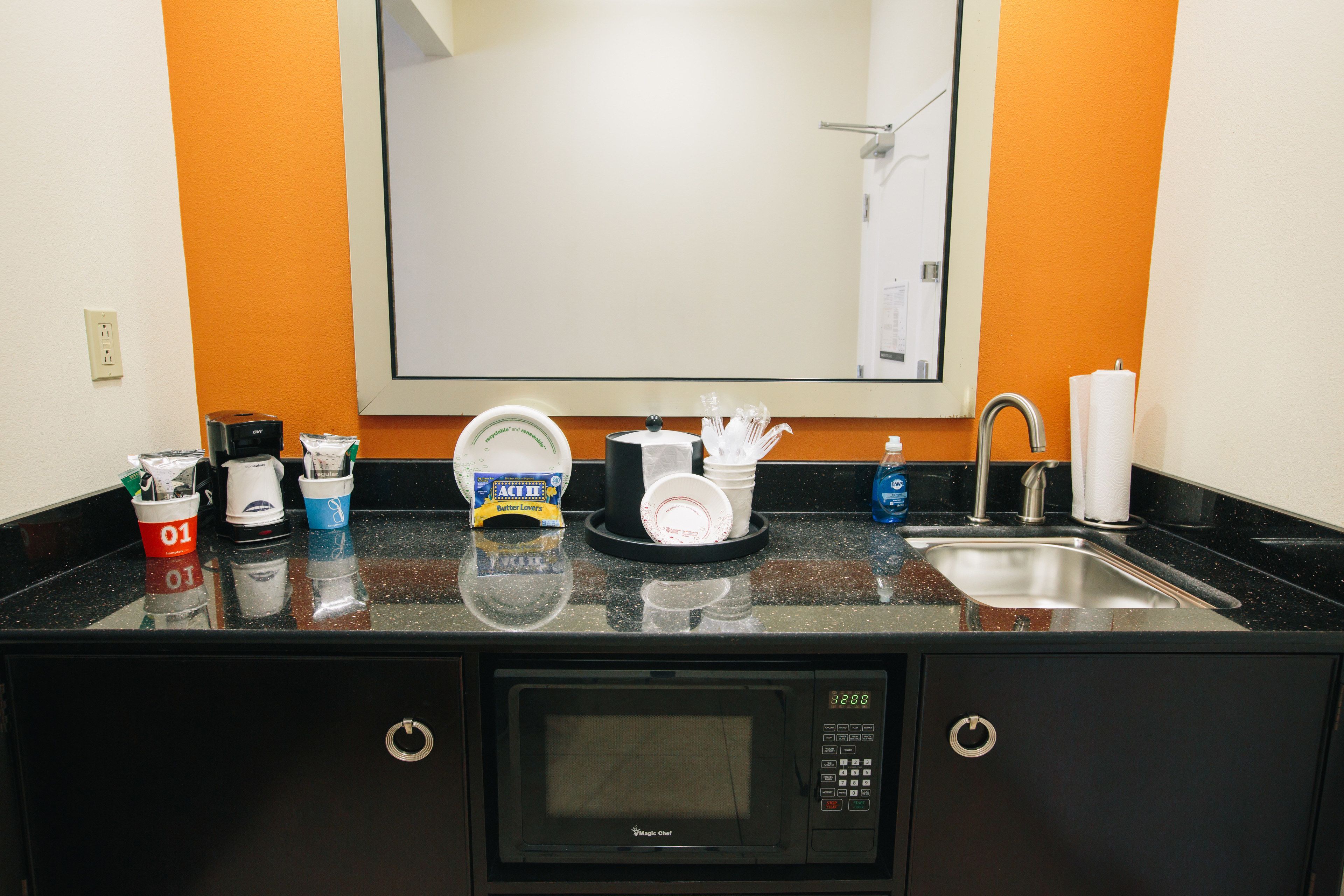 kingstudio suite | living area | 55-inch lcd tv with satellite channels, tv