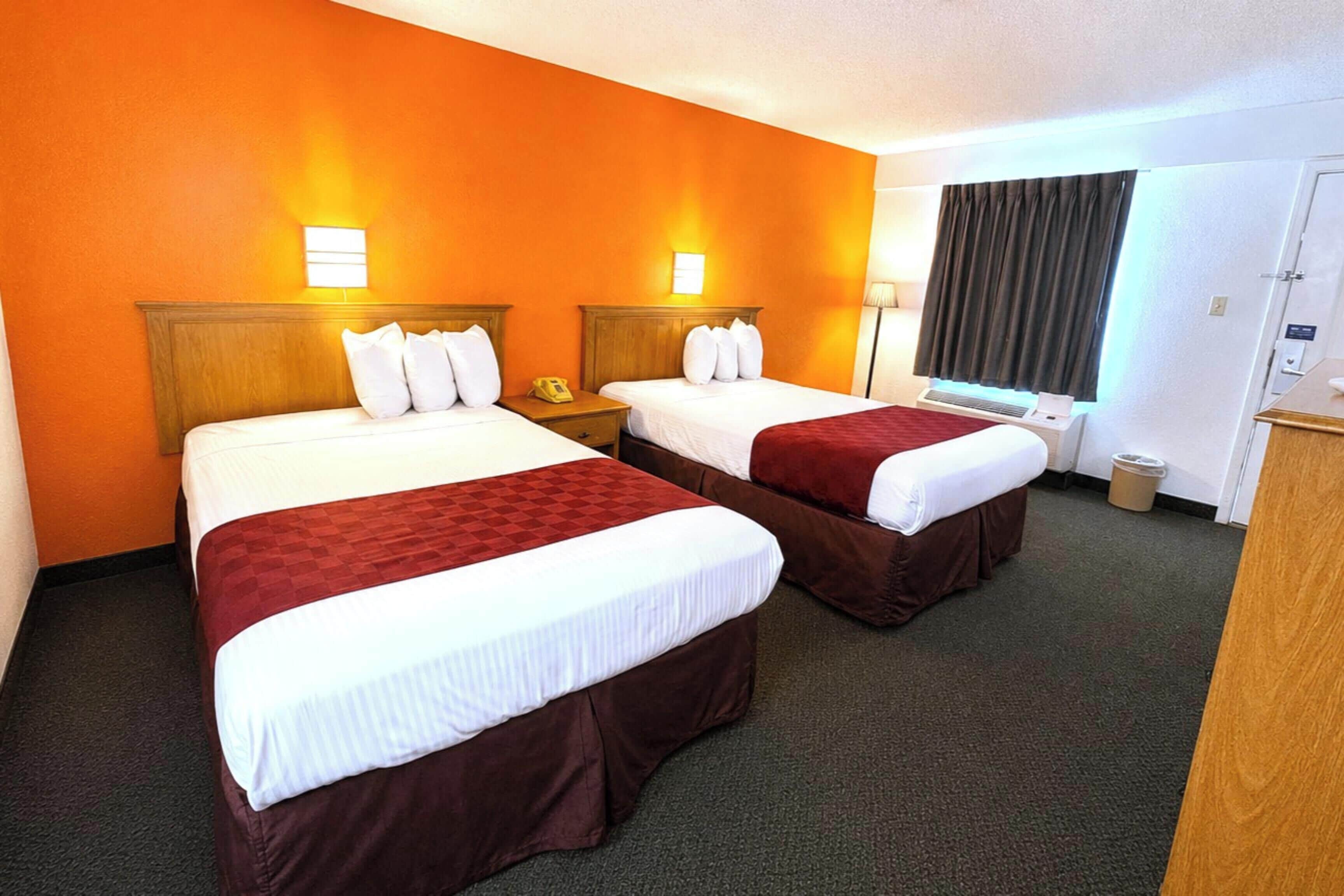 Premium bedding, in-room safe, desk, iron/ironing board
