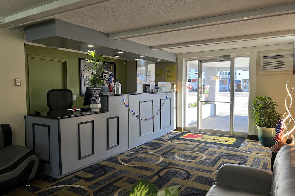 Super 8 by Wyndham Bangor
