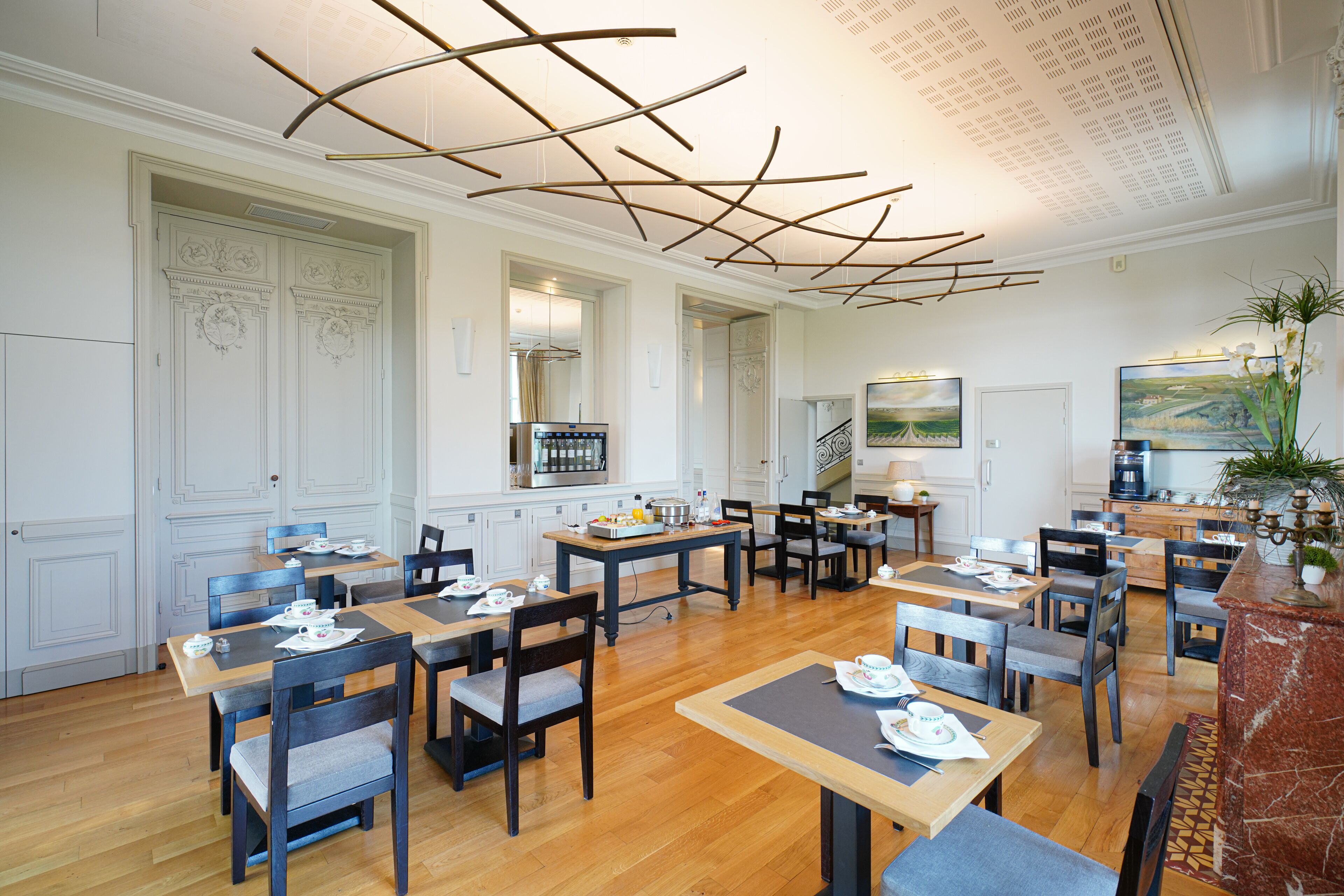 daily full breakfast (eur 22 per person)