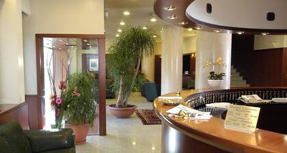 Hotel Excelsior Magenta