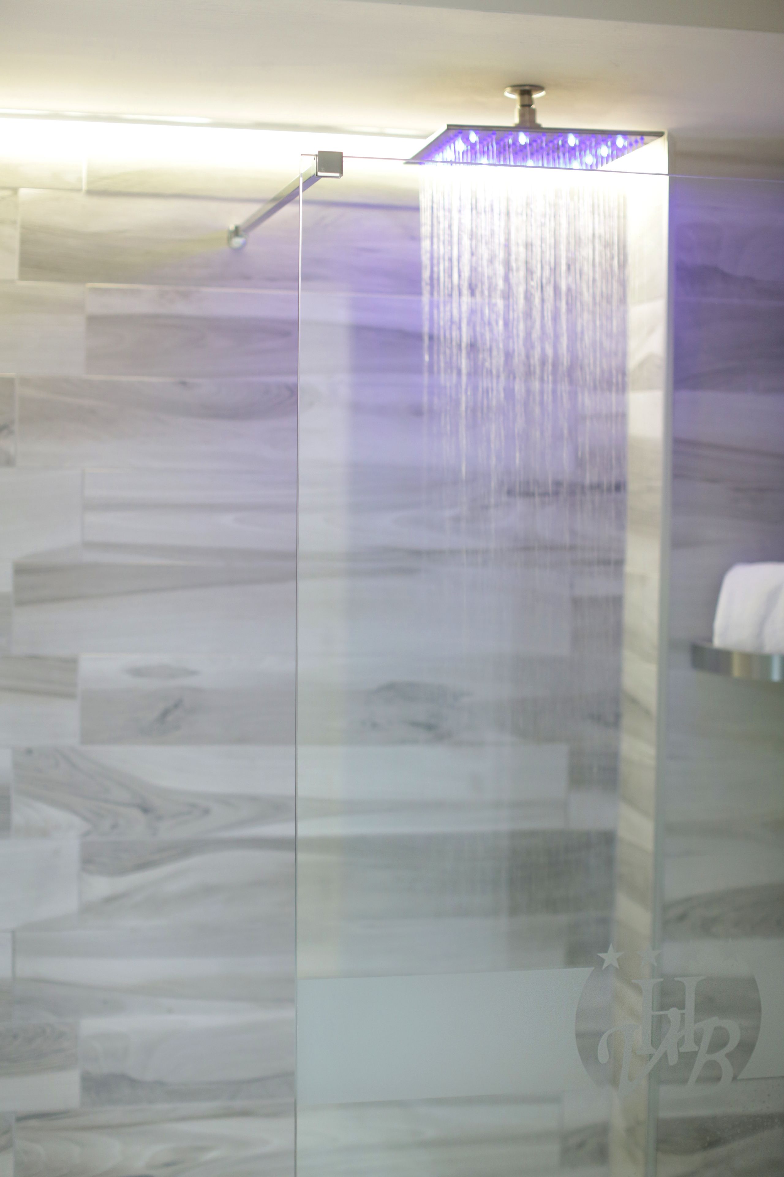 Superior-Doppelzimmer | Dusche im Bad