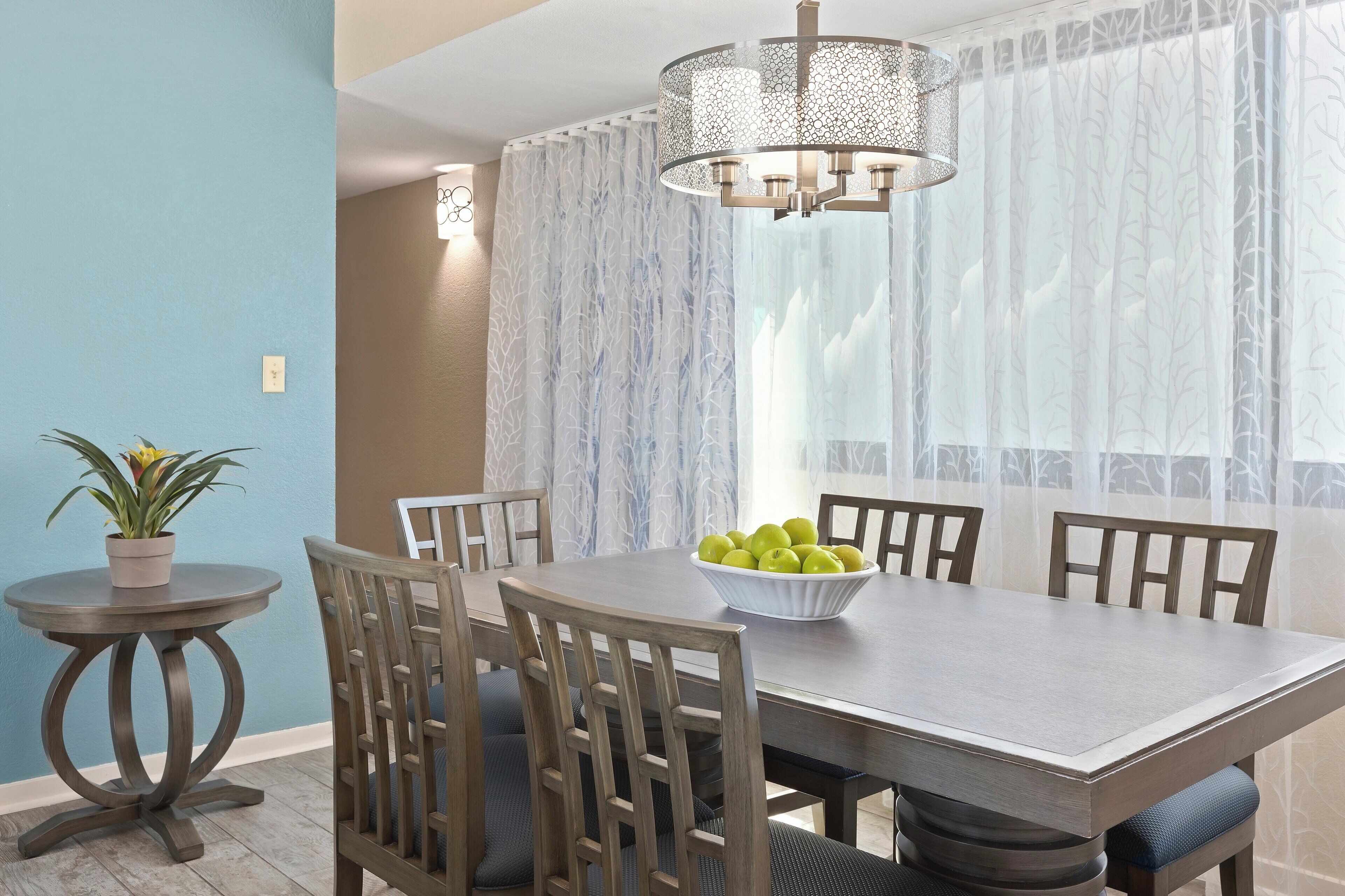 standard condo, 2 bedrooms, non smoking | dining room