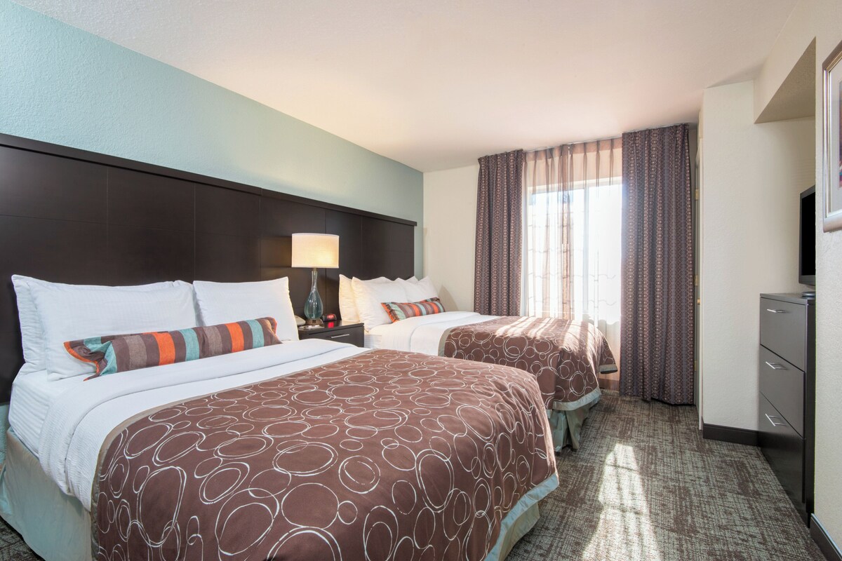 Suite, 1 Bedroom, Kitchen | Desk, blackout curtains, iron/ironing board, free WiFi
