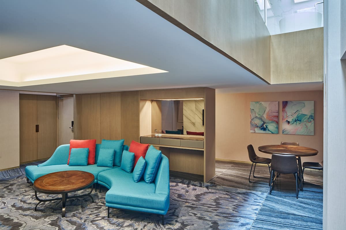 Loft Suite | 高級寢具、羽絨被、特厚豪華床墊、房內夾萬