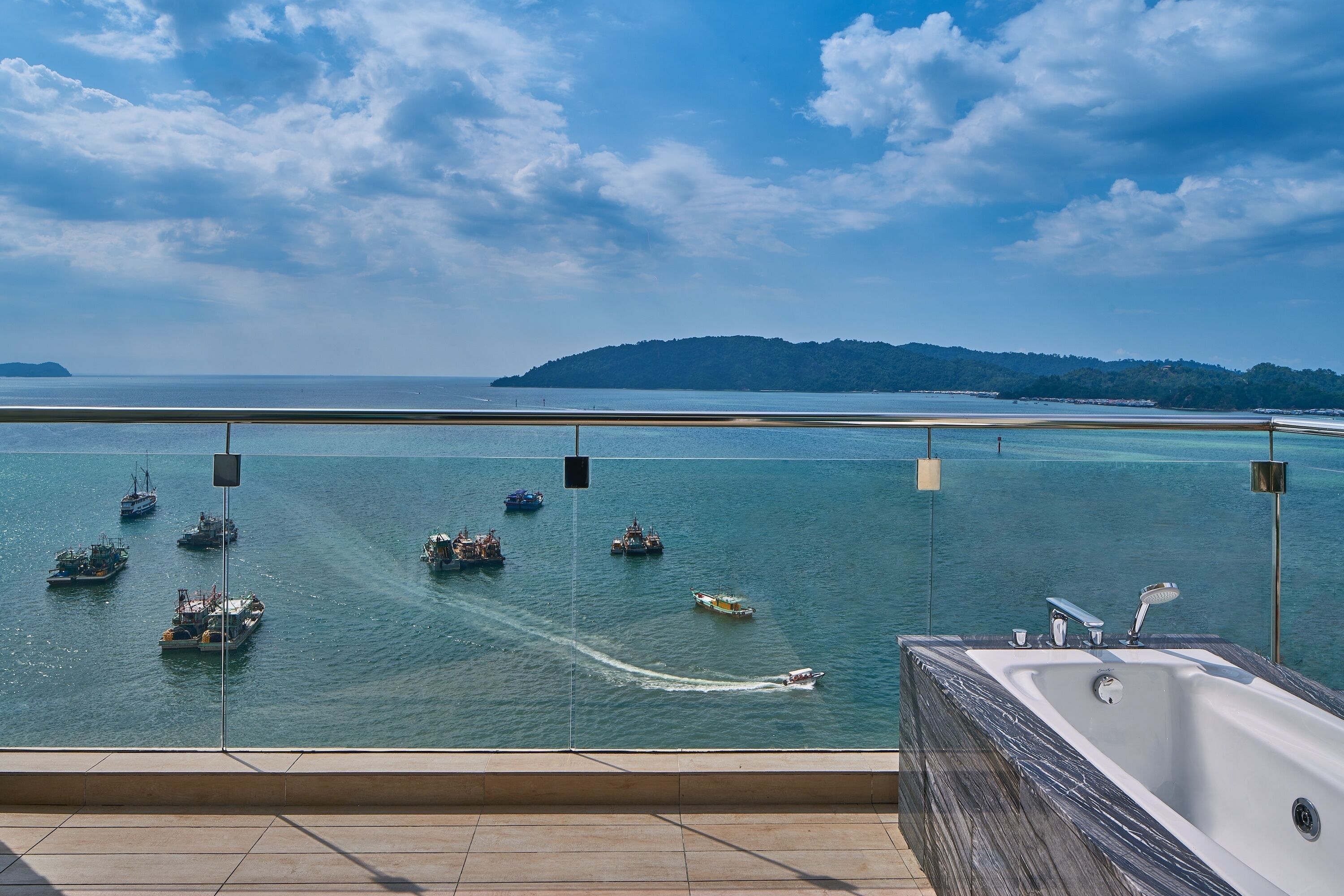 Photo - Le Meridien Kota Kinabalu