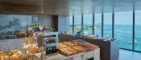 2 bares o lounges, bar de cocteles, lounge en el lobby