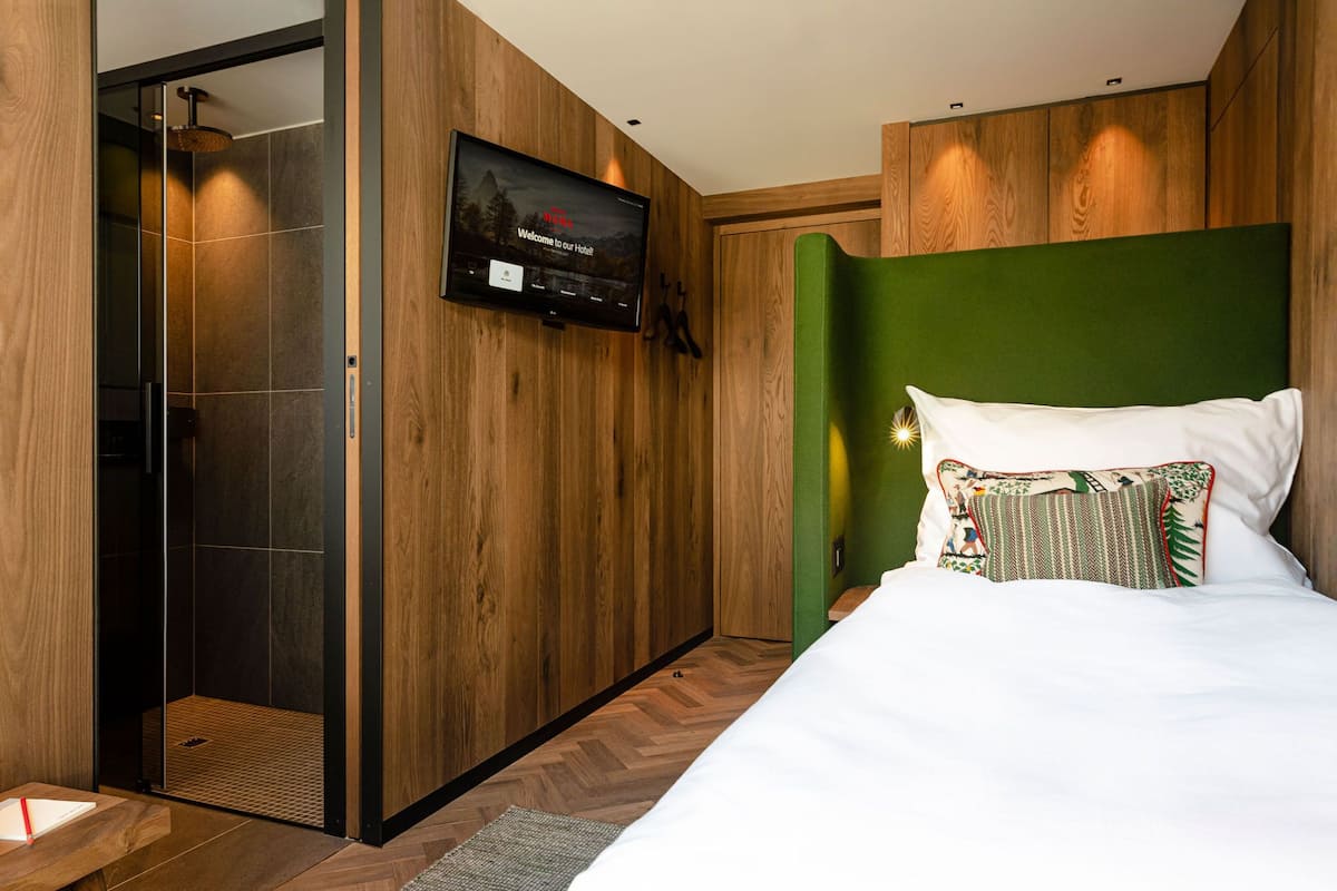 Habitación individual clásica, baño privado | 1 habitación, ropa de cama de alta calidad y minibar