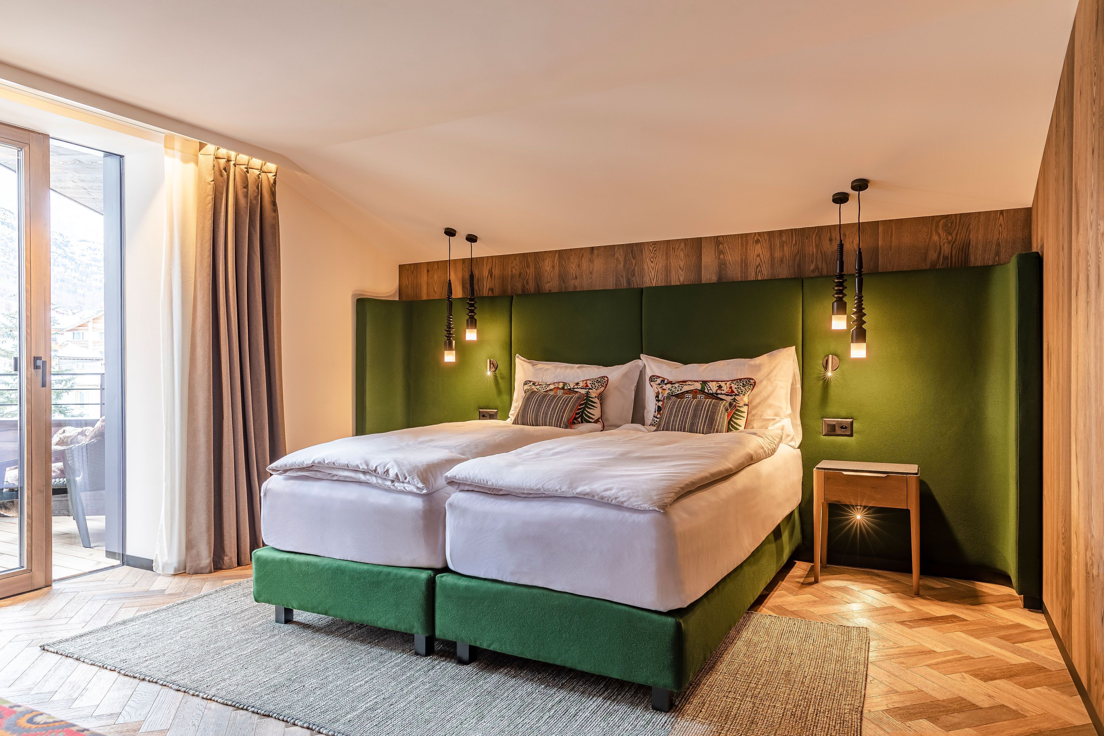 Zermatt アスティエ　ツェルマット 960px-3802_-_Zermatt_-