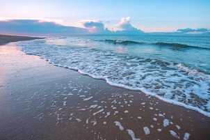 Perto da praia, areia branca 
