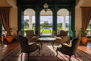 Siddeområde i lobbyen