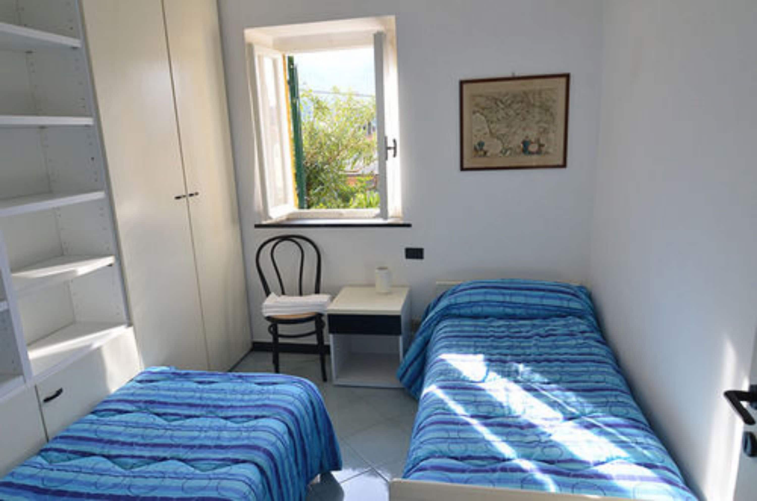 minibar, in-room safe, desk, laptop workspace