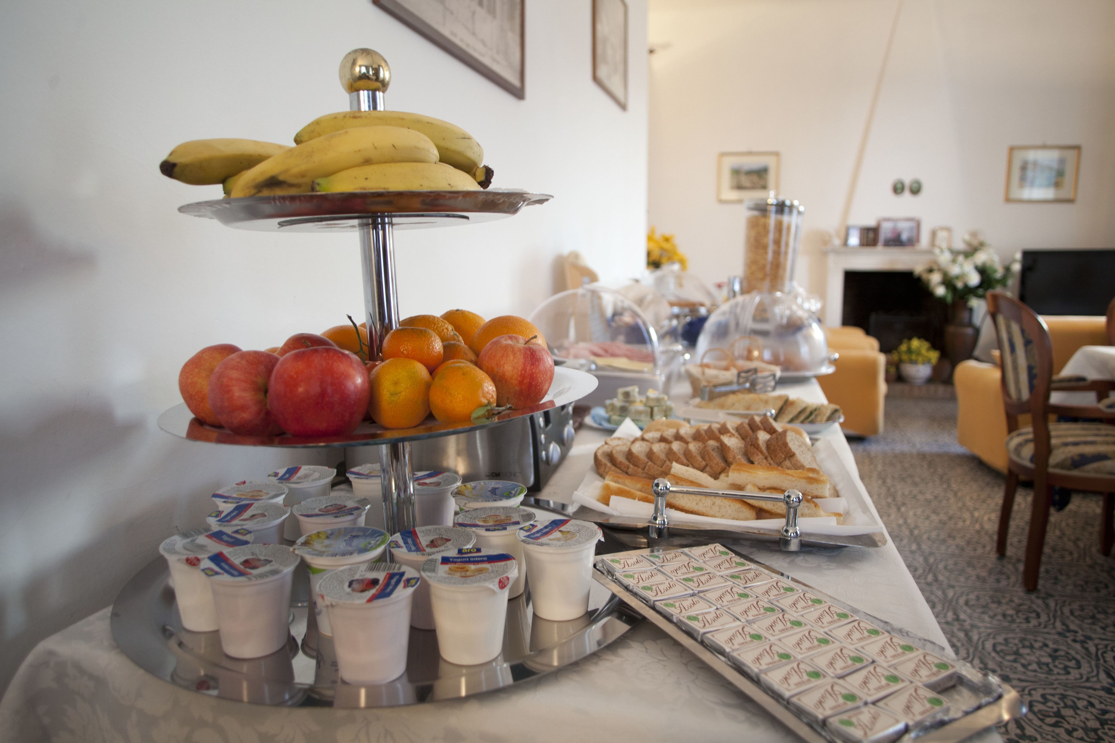 Daily buffet breakfast for a fee