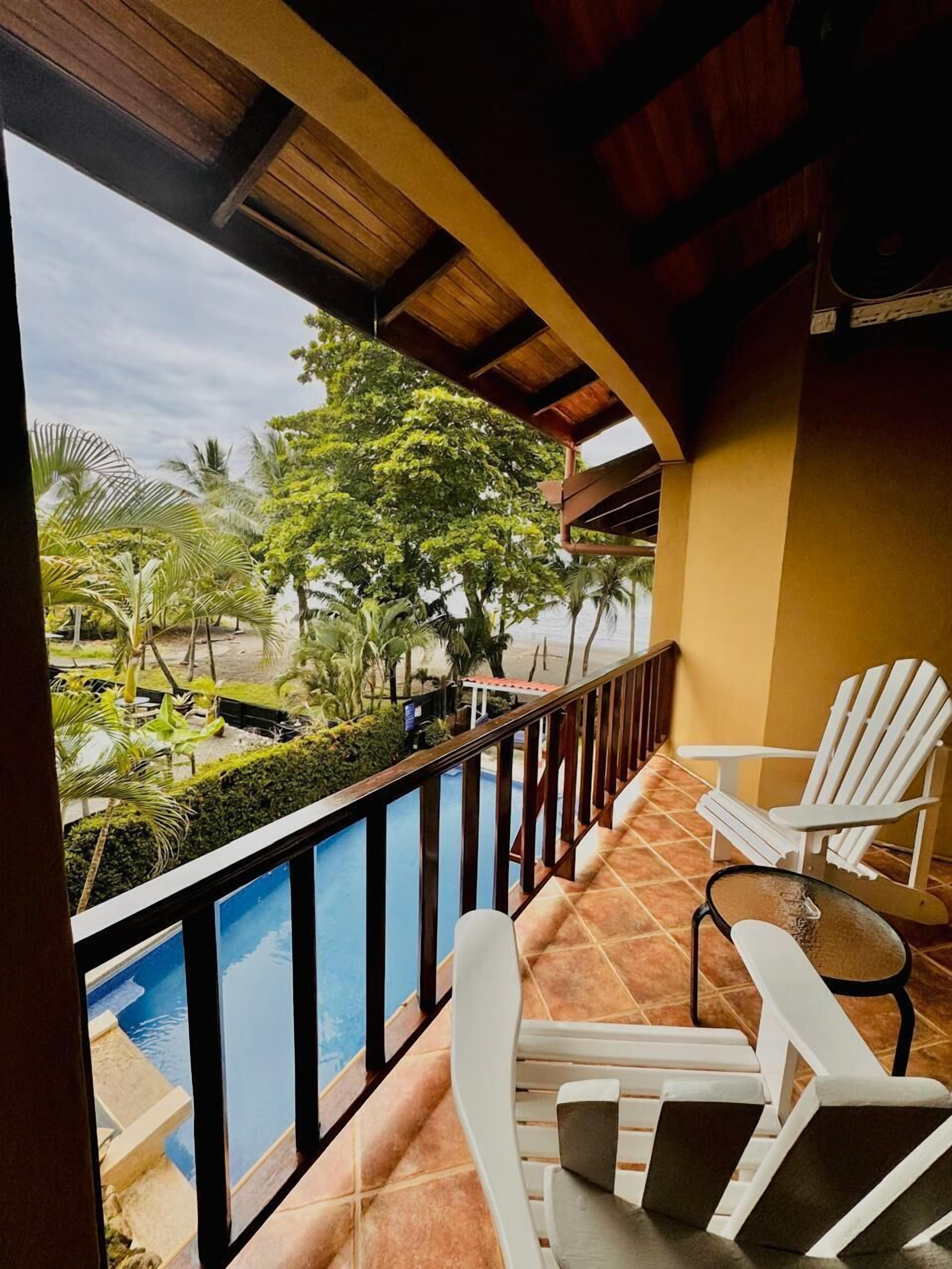 Minibar, Zimmersafe, Schreibtisch, Bügeleisen/Bügelbrett