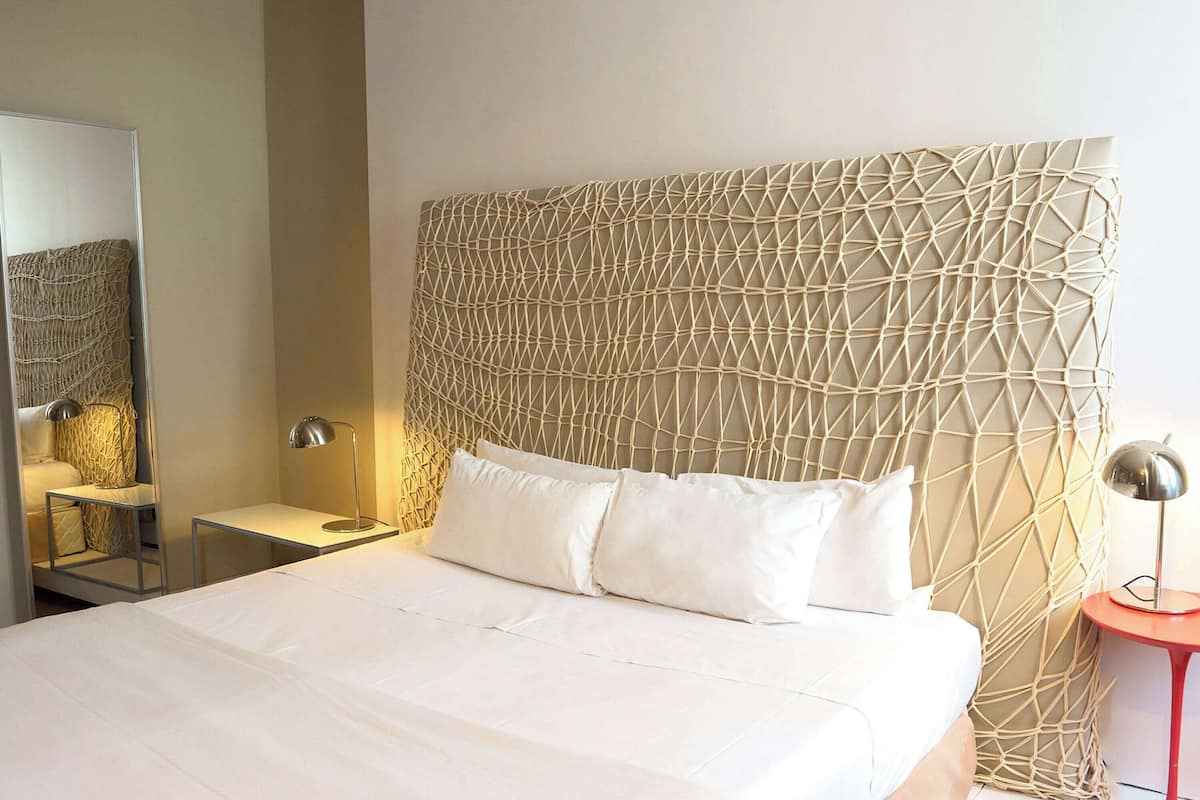 Room, 1 Queen Bed (Concept) | Pillow-top beds, minibar, in-room safe, desk