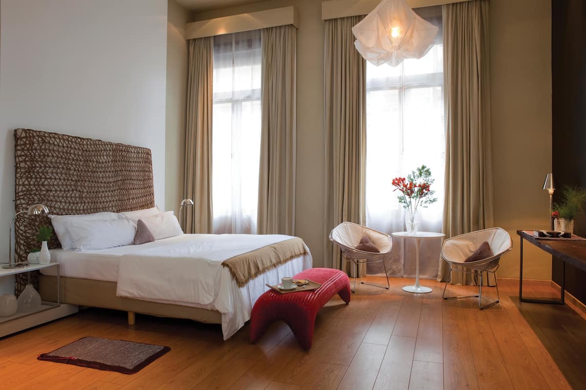 Pillowtop-bedden, een minibar, een kluis op de kamer, een bureau