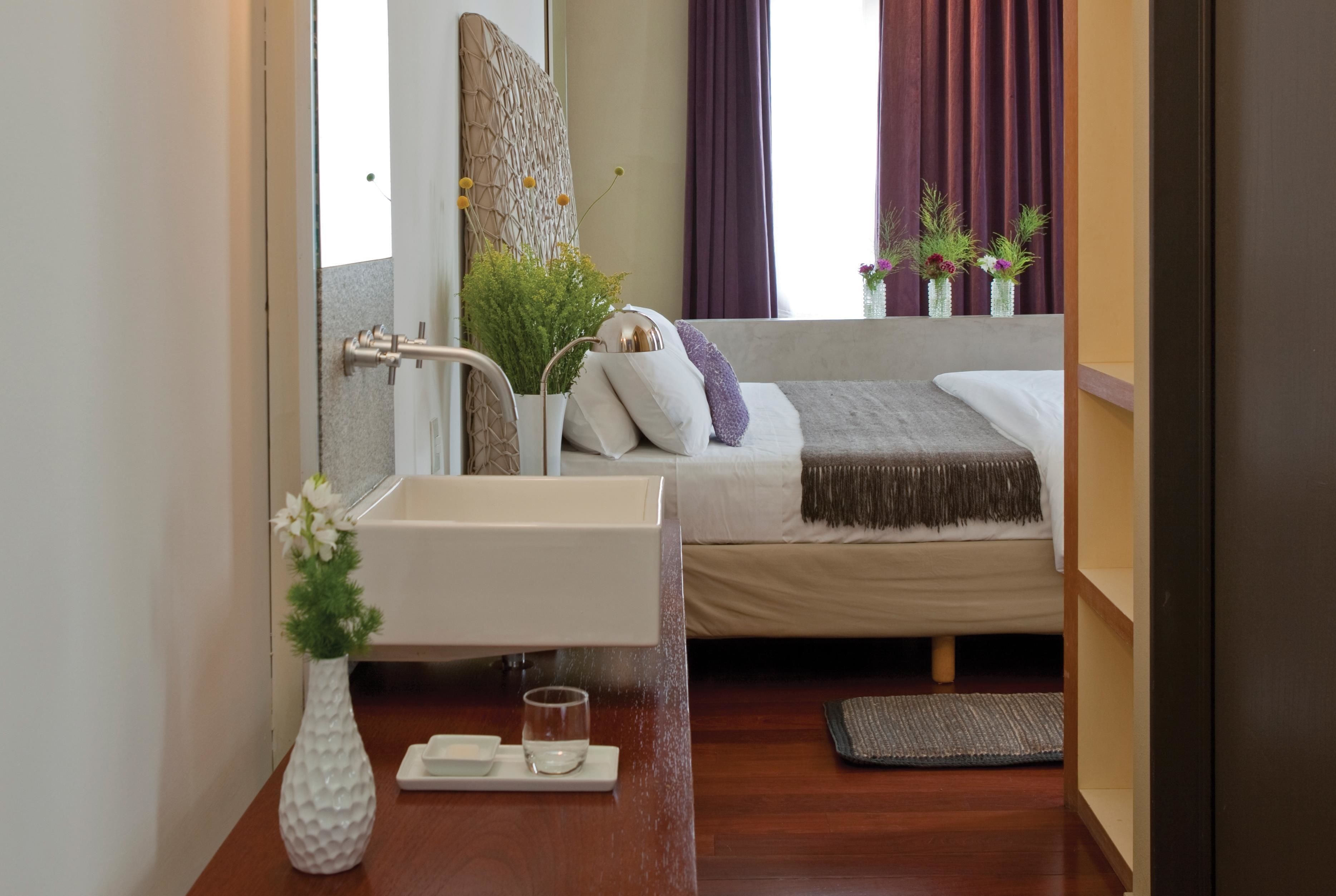 Pillowtop beds, minibar, in-room safe, desk