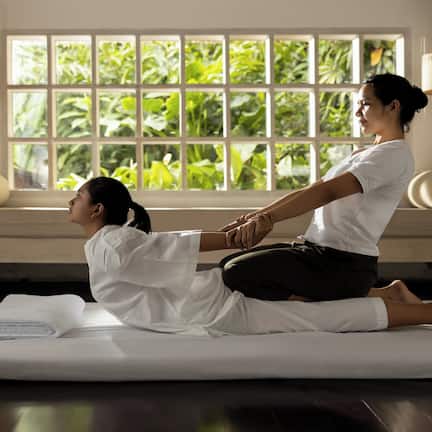 Couples treatment rooms, sauna, body treatments, deep-tissue massages