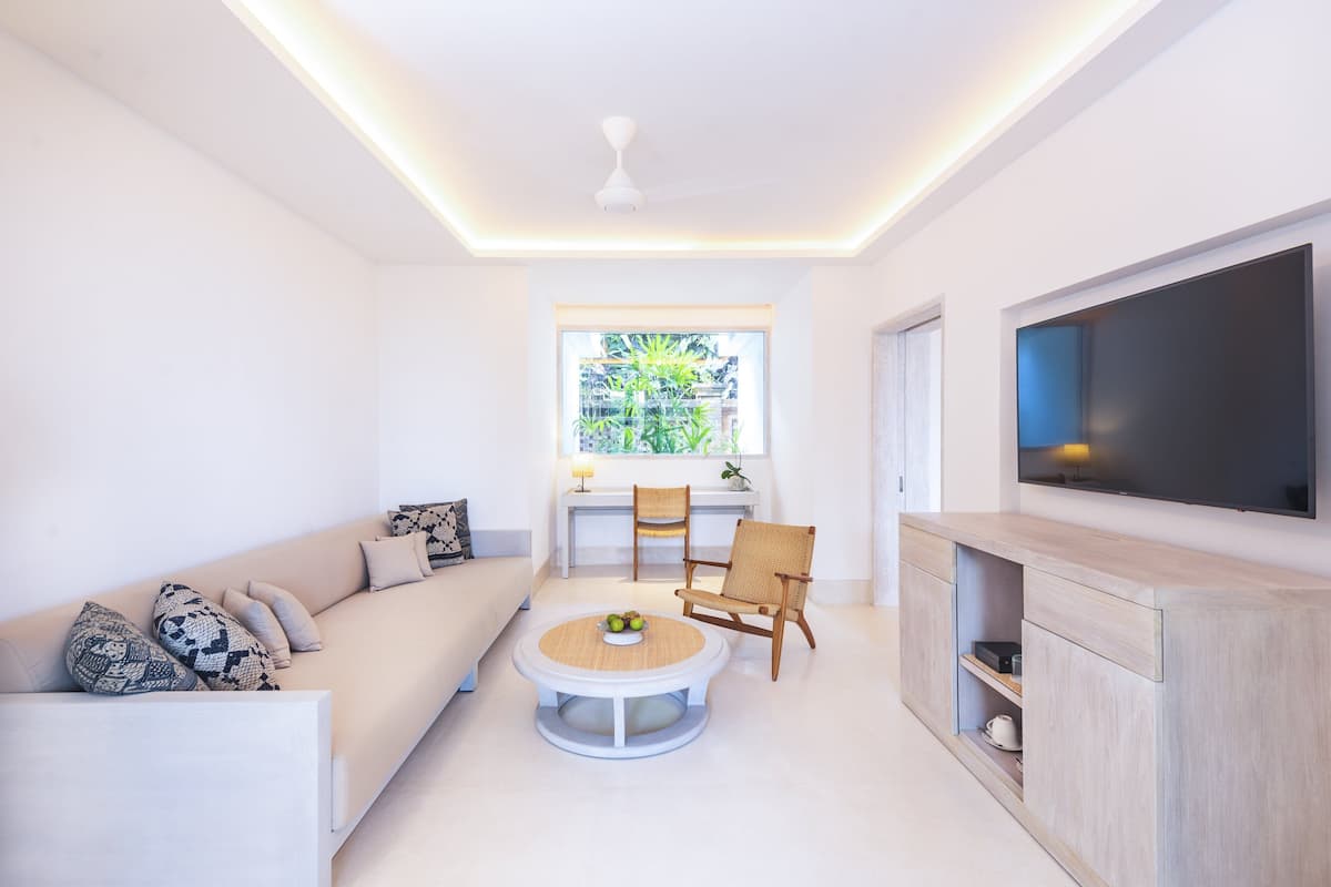 1 bedroom, egyptian cotton sheets, premium bedding, down duvets