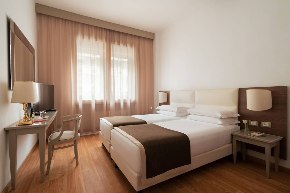 Premium bedding, minibar, in-room safe, desk