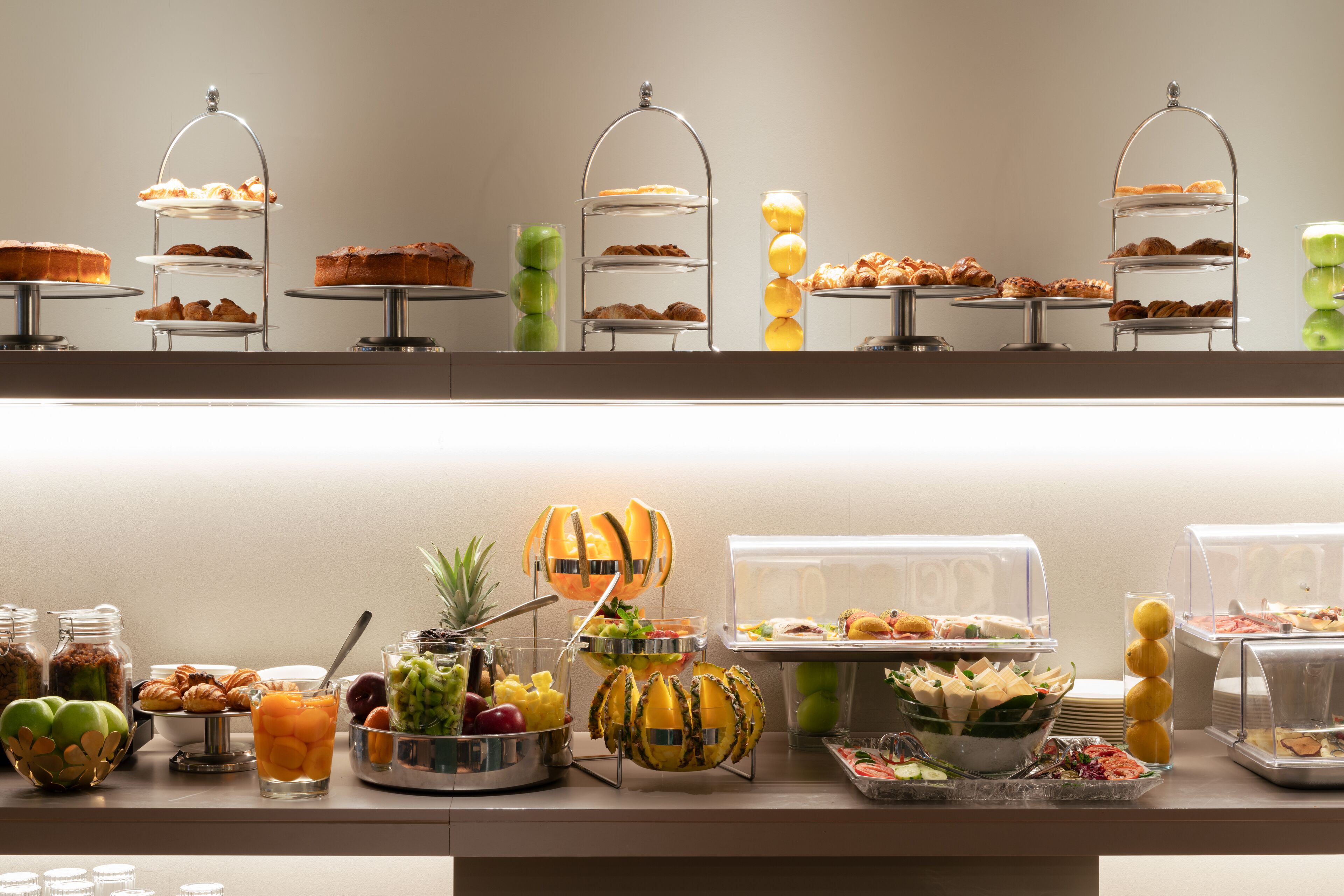 Frukost enligt egen beställning varje dag (EUR 18 per person)