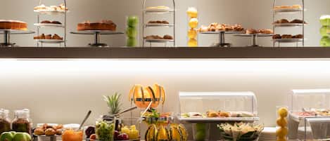 Petit déjeuner préparé sur commande (18 EUR par personne)