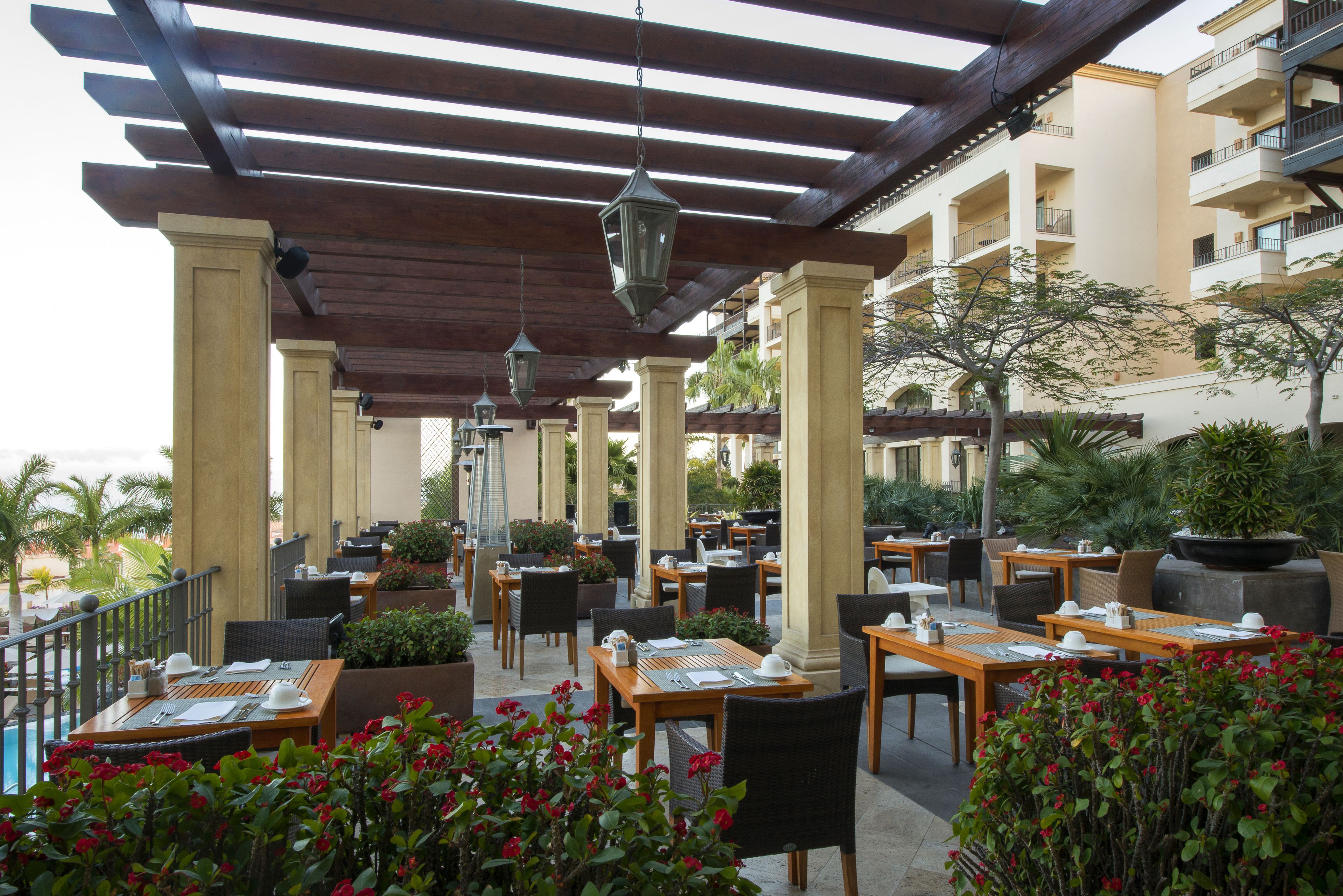 Free daily full breakfast 