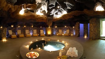 Couples treatment room(s), sauna, hot tub, Turkish bath/hammam