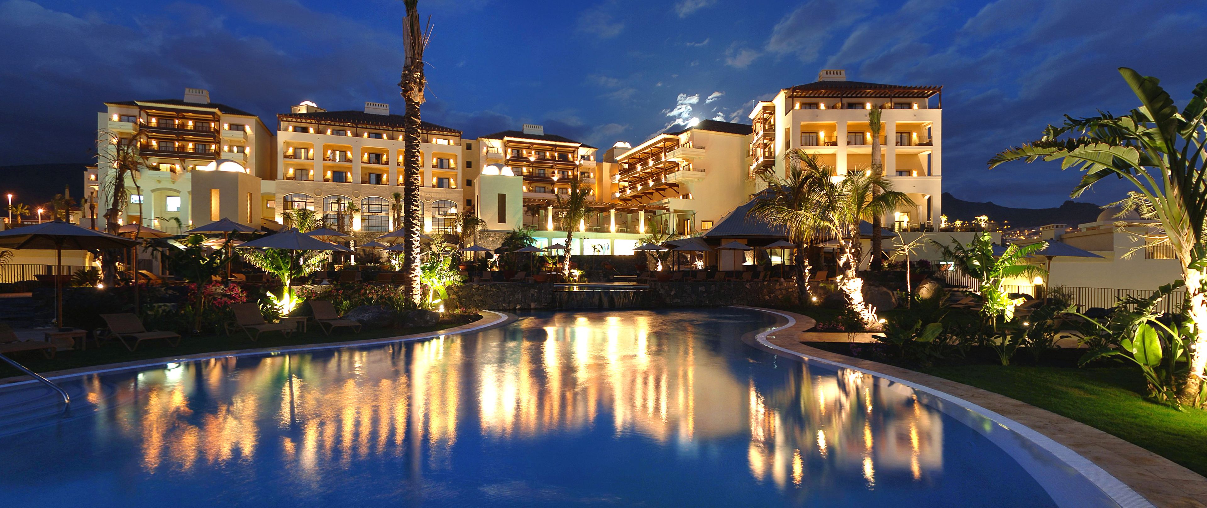 Overnatningsstedets facade – aften/nat